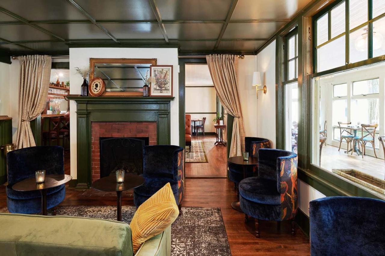 The Whitlock Hotel Lenox Exterior photo